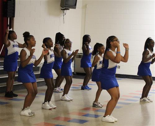 middle school cheerleader performance 
